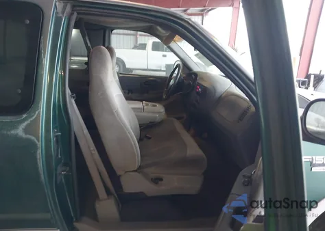 1999 Ford F-150 Lariat/Work Series/Xl/Xlt z USA, uszkodzony, nr VIN 1FTRX18W0XKA48405